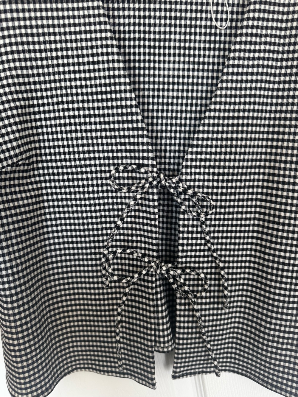 REVOLVE Black & White Houndstooth Tie-Front Cropped Top - Picture 3 of 3